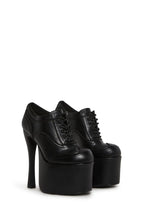 Attention Getter Oxford Shoes