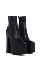 Pretty Prim Ankle Boots – Black