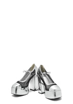 Regular Frankie Fan Fishnet Platform Heels – White
