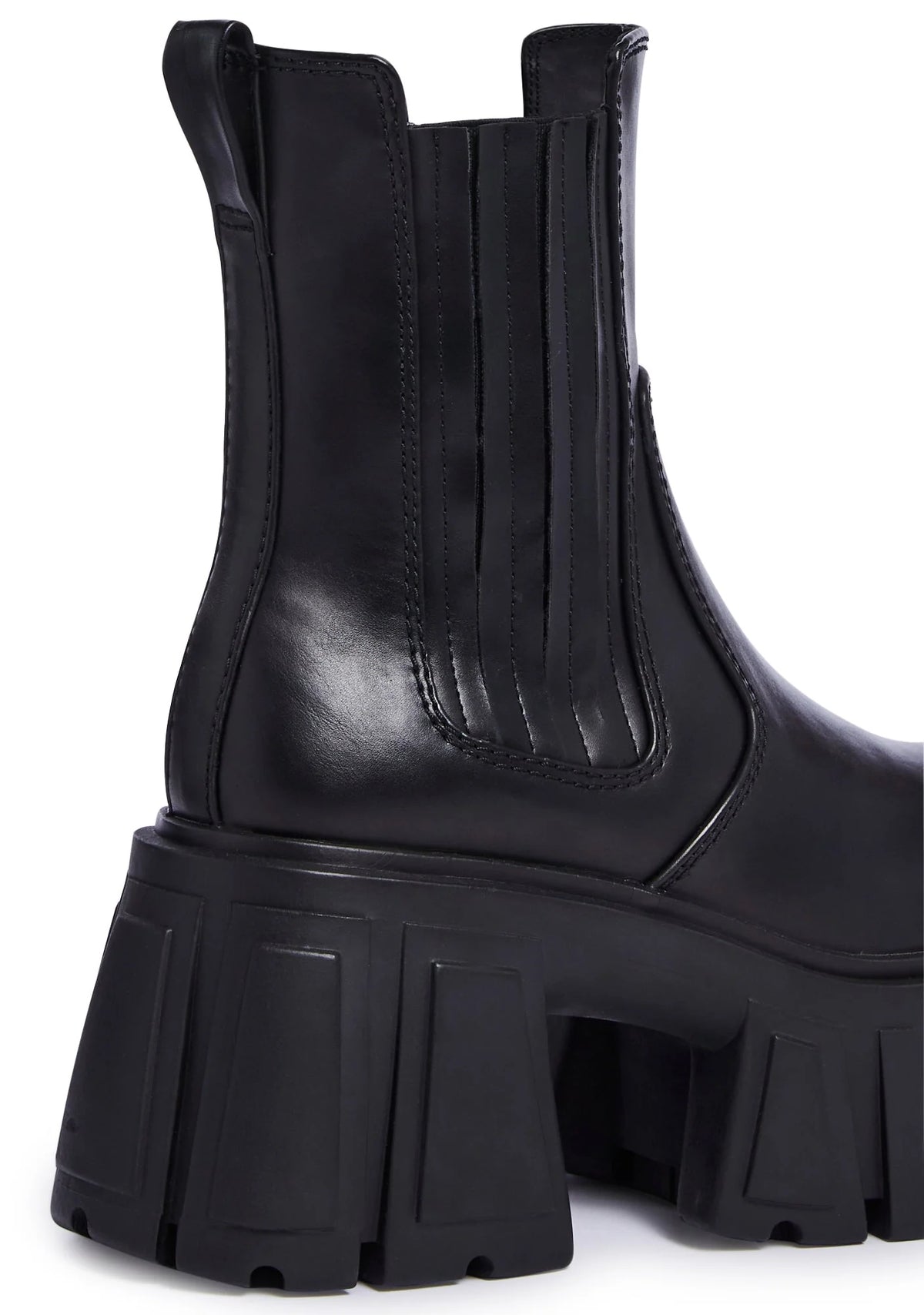 Rebel Core Chelsea Ankle Boots – Black