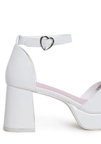 Soft Waltz Platform Sandals – White