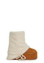 Snuggle Sesh Platform Booties – Off White