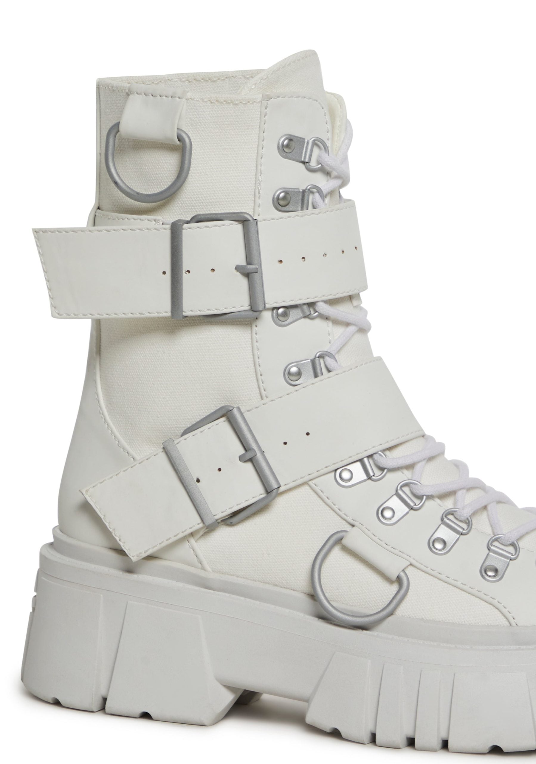 Low Traitor Boots – White