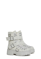 Low Traitor Boots – White
