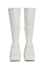 New Fans Wedge Stretch Boots – White