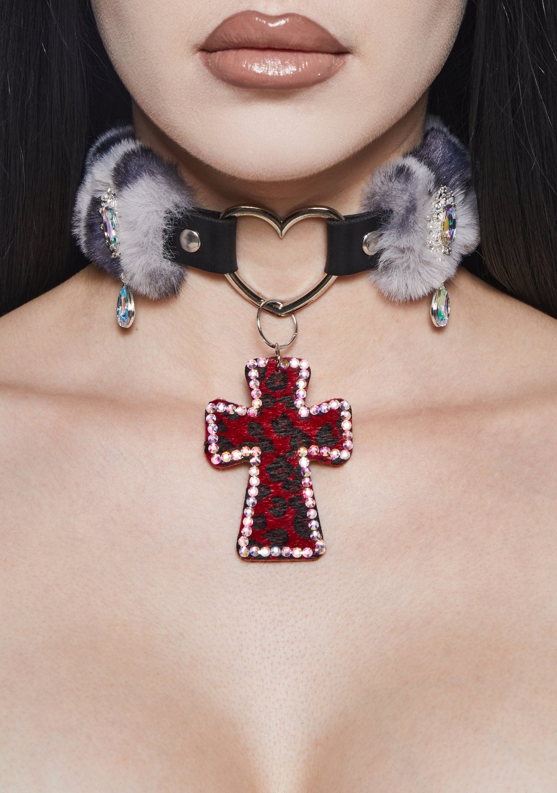 Vampy Wink Fur Cross Necklace – Gray