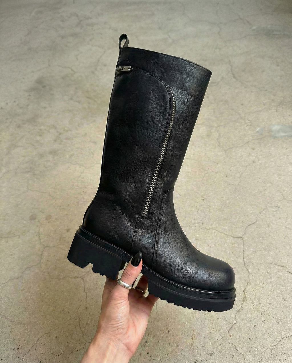 Small Town Girl Pocket Boots – Black