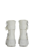 Low Traitor Boots – White
