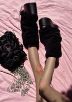 Snuggle Wonderland Platform Boots – Black