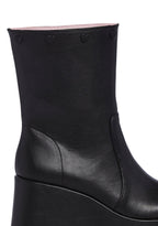 Snuggle Wonderland Platform Boots – Black