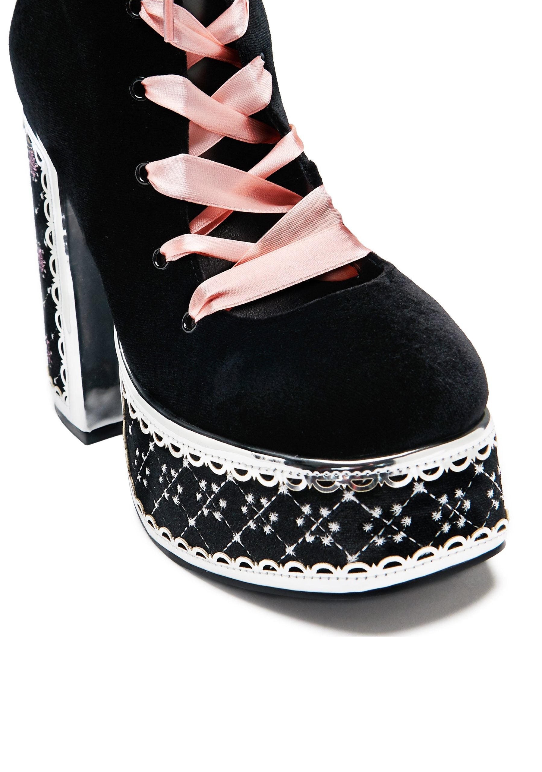 Guiltless Ghost Lace Up Platform Long Boots – Black