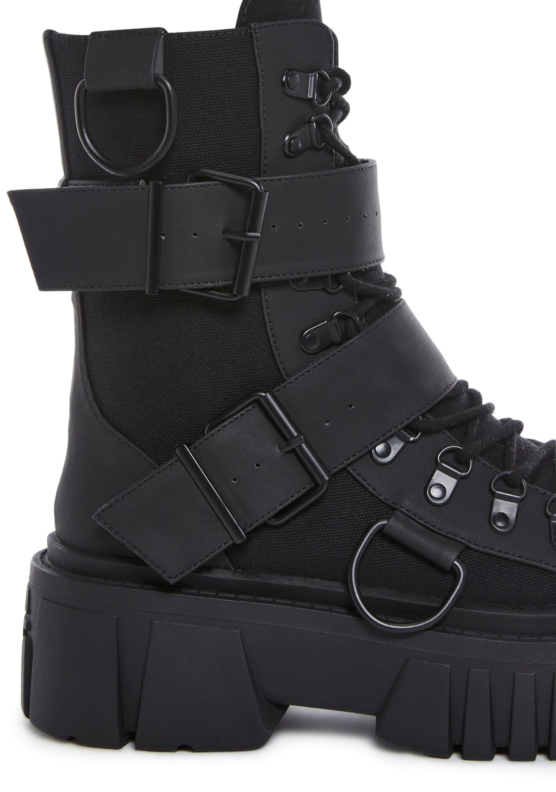 Low Traitor Boots – Black