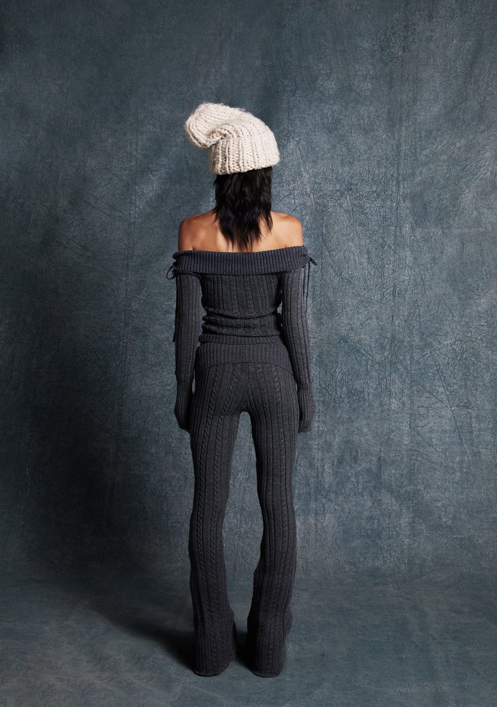 Deep Thoughts Flare Pants – Gray